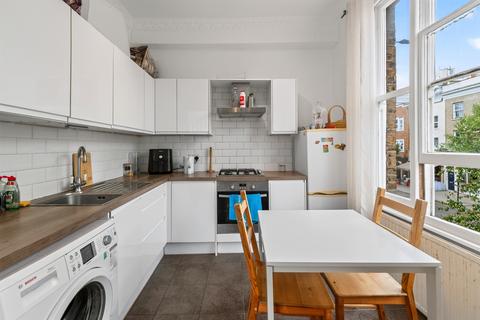 1 bedroom flat for sale, Askew Road, London