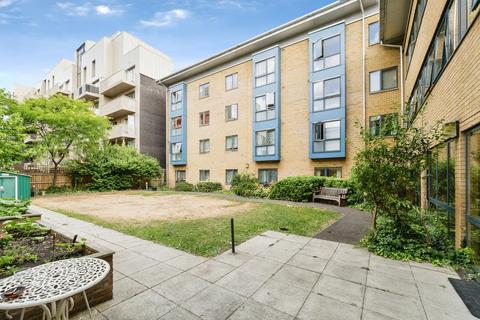 1 bedroom apartment for sale, Hedgerow Court, East Ham E6