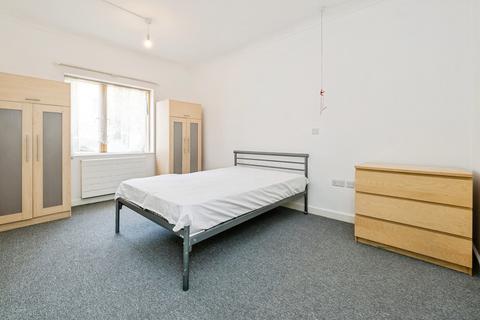 1 bedroom apartment for sale, Hedgerow Court, East Ham E6