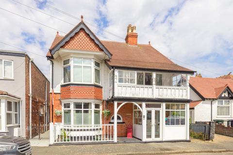 4 bedroom detached house for sale, Lifeboat Avenue, Skegness PE25