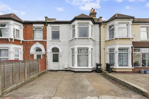 4 bedroom terraced house for sale, St. Albans Road, Seven Kings, IG3