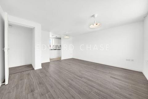 2 bedroom apartment for sale, Bengeo Gardens, Chadwell Heath, RM6