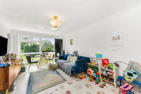 1 bedroom flat for sale, Phoenix Court, Chingford Avenue, Chingford