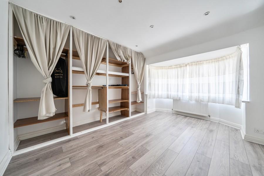 Walk-in wardrobe