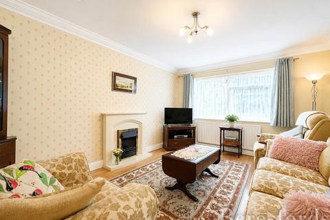 1 bedroom maisonette for sale, Neale Court, Hornchurch, RM11