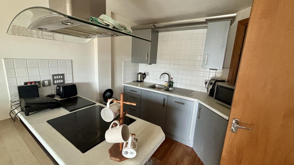 Apartment in Newcastle upon Tyne, Tyne and Wear - View 2