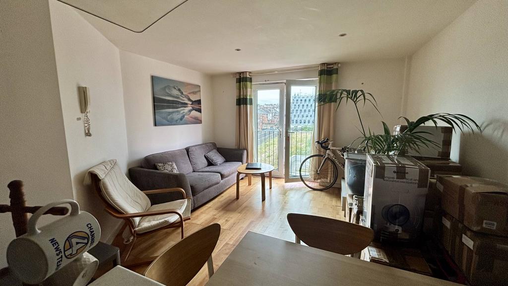 Apartment in Newcastle upon Tyne, Tyne and Wear - View 3