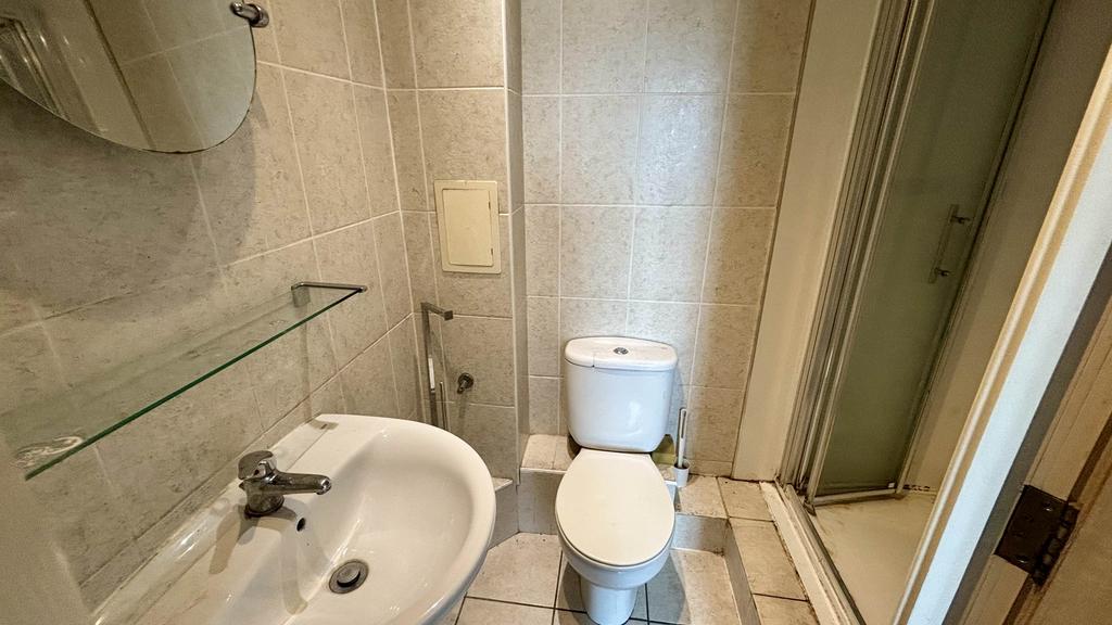 Apartment in Newcastle upon Tyne, Tyne and Wear - View 6