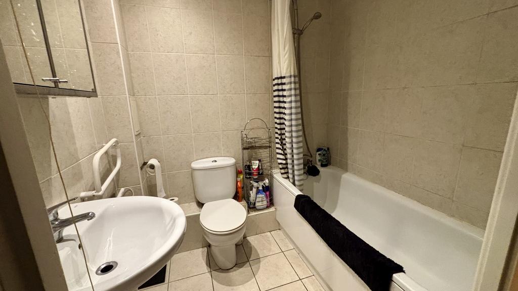 Apartment in Newcastle upon Tyne, Tyne and Wear - More