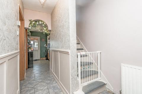 3 bedroom semi-detached house for sale, Peaseland Avenue, Cleckheaton, West Yorkshire, BD19