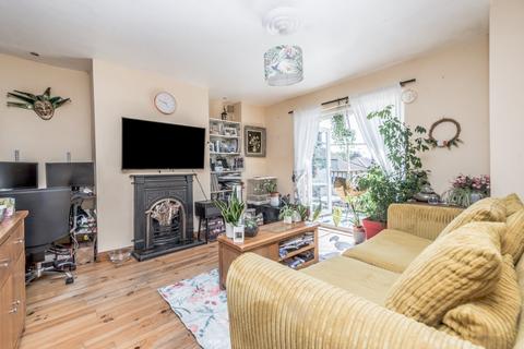 3 bedroom semi-detached house for sale, Peaseland Avenue, Cleckheaton, West Yorkshire, BD19