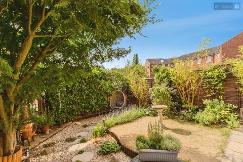 4 bedroom end of terrace house for sale, Byron Walk, Cheshire CW5