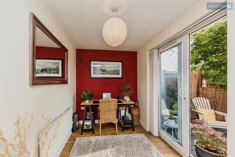 4 bedroom end of terrace house for sale, Byron Walk, Cheshire CW5
