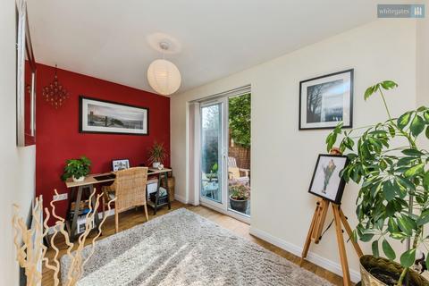 4 bedroom end of terrace house for sale, Byron Walk, Cheshire CW5