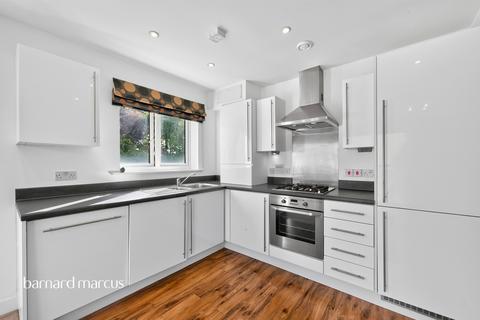 1 bedroom flat for sale, Canalside, Redhill
