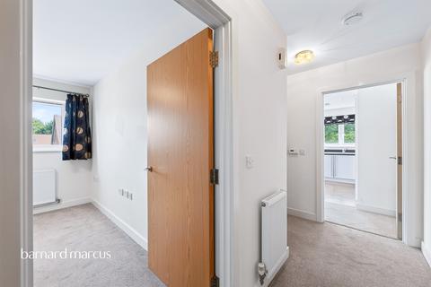 1 bedroom flat for sale, Canalside, Redhill