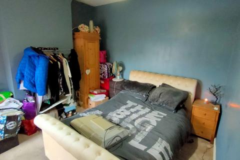 2 bedroom end of terrace house for sale, Fennant Road, Wrexham LL14