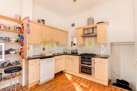 1 bedroom in a house share to rent, Osmond Road, Hove BN3