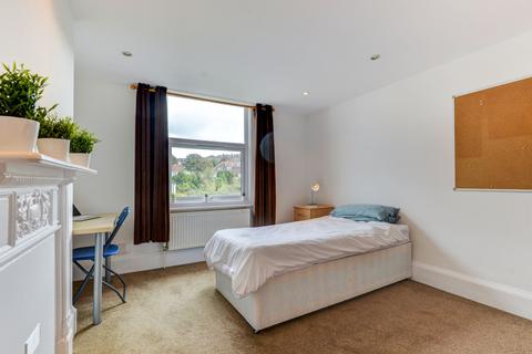 1 bedroom in a house share to rent, Osmond Road, Hove BN3
