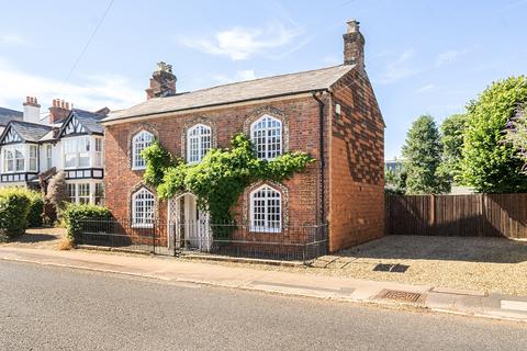 4 bedroom detached house for sale, London Road, Marlborough, SN8
