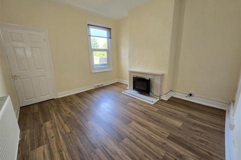 3 bedroom terraced house to rent, Albert Road, Worcestershire DY10