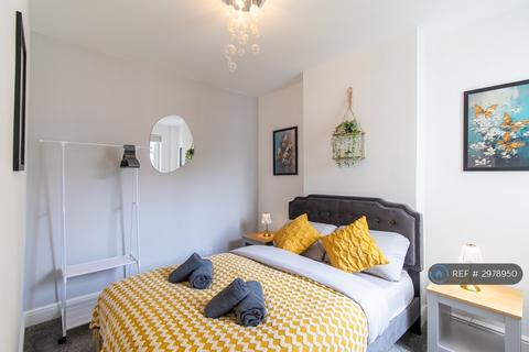 3 bedroom detached house to rent, Eastney Road, Southsea, PO4