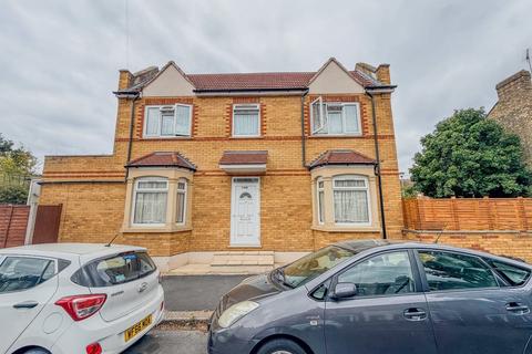 2 bedroom semi-detached house for sale, Murchison Road, London, E10