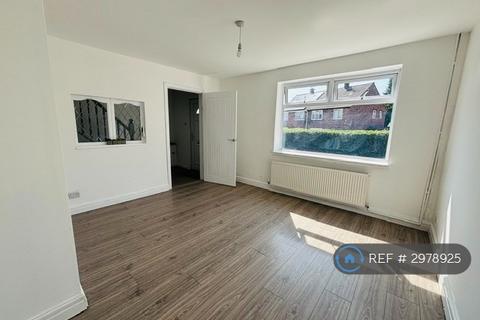 3 bedroom semi-detached house to rent, Tully Avenue, Newton-Le-Willows, WA12