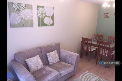 3 bedroom semi-detached house to rent, Perry Close, Tamworth, B79