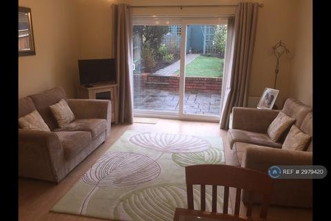 3 bedroom semi-detached house to rent, Perry Close, Tamworth, B79