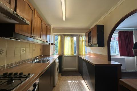 3 bedroom end of terrace house to rent, HAYES UB4