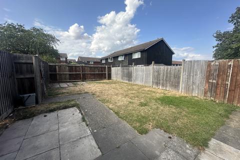 3 bedroom terraced house to rent, 16 Studlands Park Avenue, Newmarket