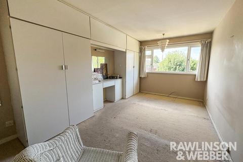 3 bedroom terraced house for sale, Dundas Gardens, West Molesey KT8