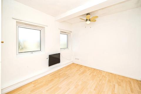 2 bedroom flat for sale, Middle Way, Chinnor