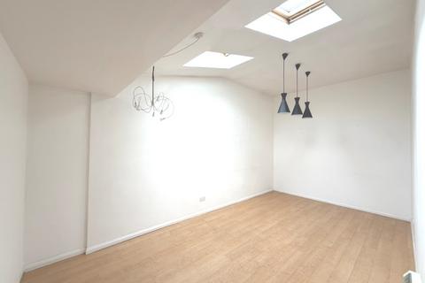 2 bedroom flat for sale, Middle Way, Chinnor