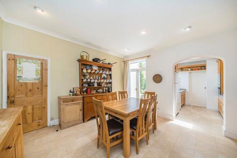 undefined, Clifden Road, Twickenham TW1