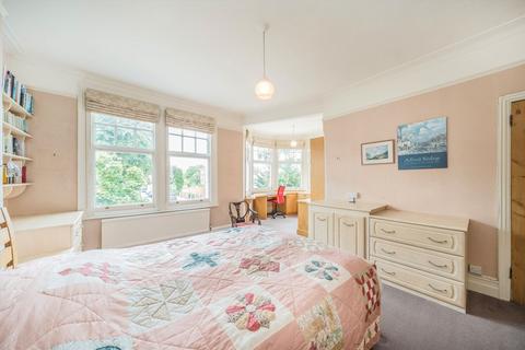 undefined, Clifden Road, Twickenham TW1