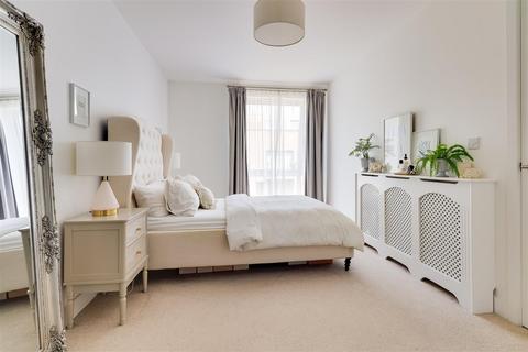 2 bedroom flat for sale, Gilbert House 6 Mill Park, Cambridge CB1