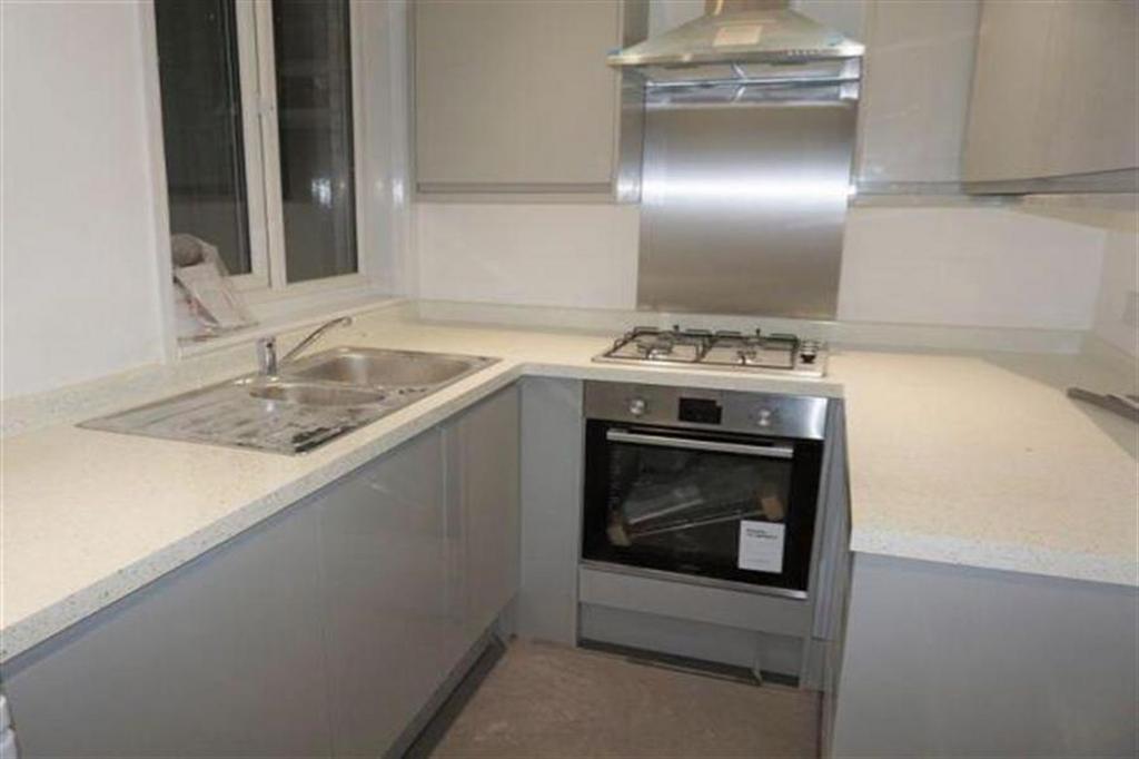 Apartment in Southampton - View 3