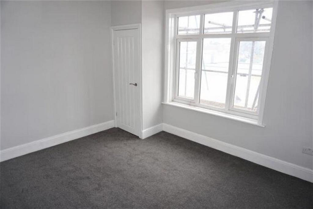 Apartment in Southampton - View 4