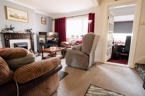 3 bedroom semi-detached house for sale, Woodfield Avenue, Greetland, Halifax
