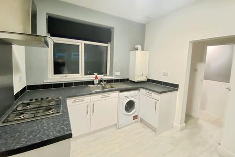 2 bedroom flat to rent, Richmond Road, South Shields, Tyne and Wear