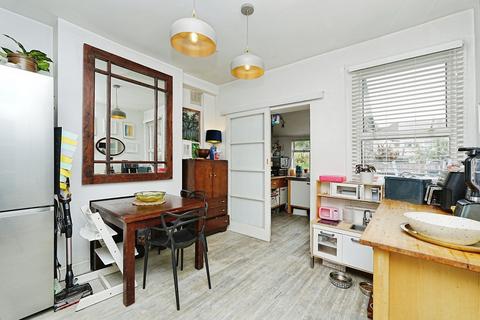 3 bedroom end of terrace house for sale, Killearn Road, LONDON, London, SE6