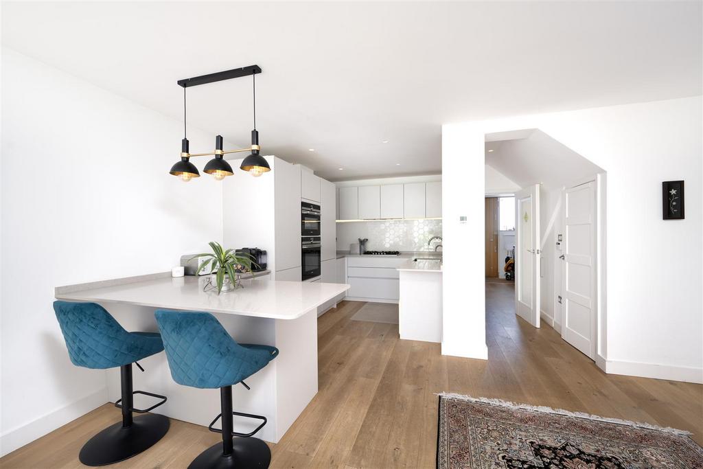 House in London - View 2