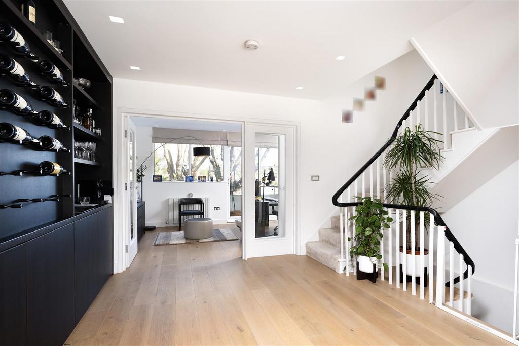 House in London - View 5