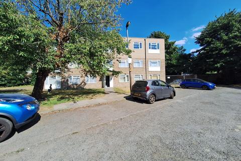 2 bedroom flat to rent, Serbin Close, London