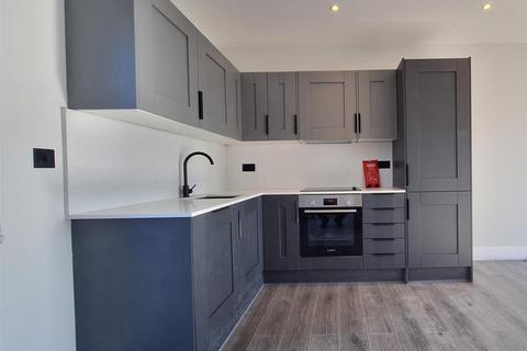 2 bedroom flat to rent, Serbin Close, London
