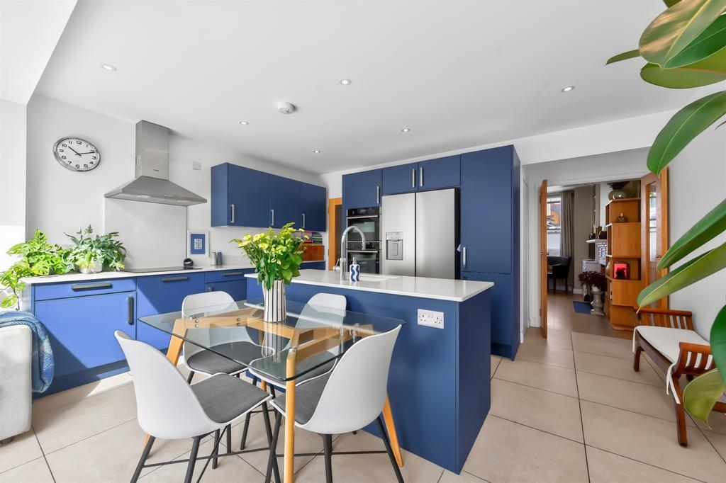 House in London - View 2