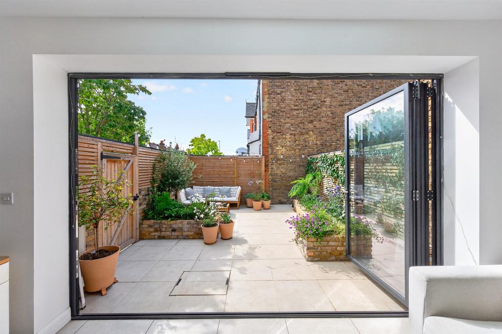 House in London - View 5