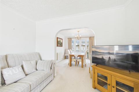 2 bedroom semi-detached bungalow for sale, Kendal Close, Aylesbury HP21